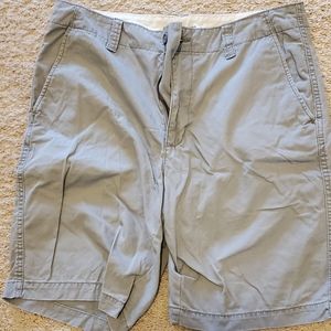 Gray old navy Kahki shorts